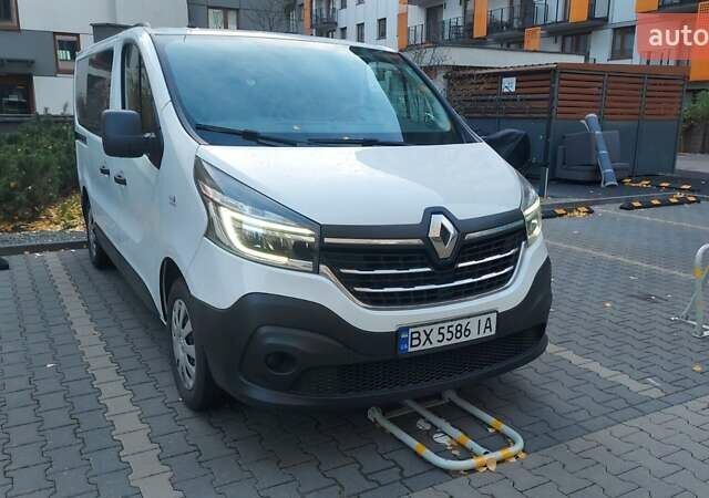 Белый Рено Трафик, объемом двигателя 2 л и пробегом 200 тыс. км за 26999 $, фото 1 на Automoto.ua