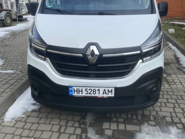 Белый Рено Трафик, объемом двигателя 2 л и пробегом 137 тыс. км за 16100 $, фото 1 на Automoto.ua