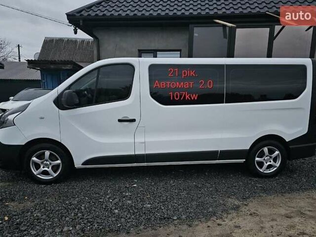 Белый Рено Трафик, объемом двигателя 2 л и пробегом 247 тыс. км за 24999 $, фото 1 на Automoto.ua