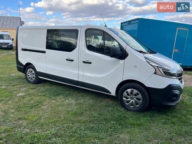 Белый Рено Трафик, объемом двигателя 2 л и пробегом 184 тыс. км за 21500 $, фото 1 на Automoto.ua