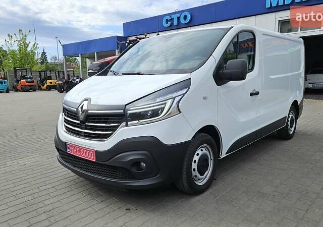 Белый Рено Трафик, объемом двигателя 2 л и пробегом 196 тыс. км за 16600 $, фото 1 на Automoto.ua