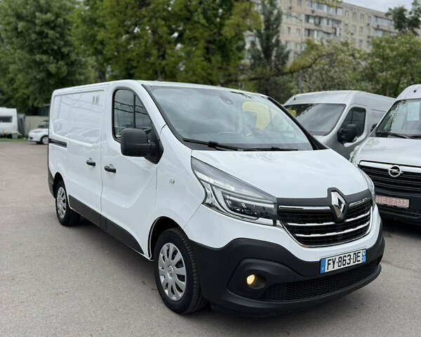 Белый Рено Трафик, объемом двигателя 2 л и пробегом 187 тыс. км за 18500 $, фото 1 на Automoto.ua
