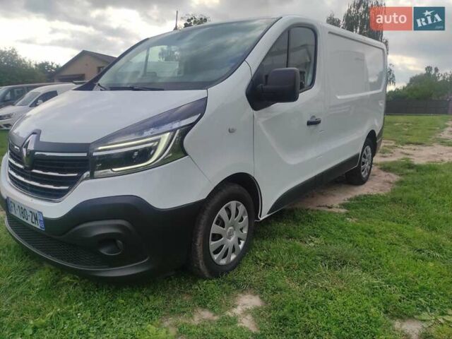 Белый Рено Трафик, объемом двигателя 2 л и пробегом 192 тыс. км за 16999 $, фото 1 на Automoto.ua