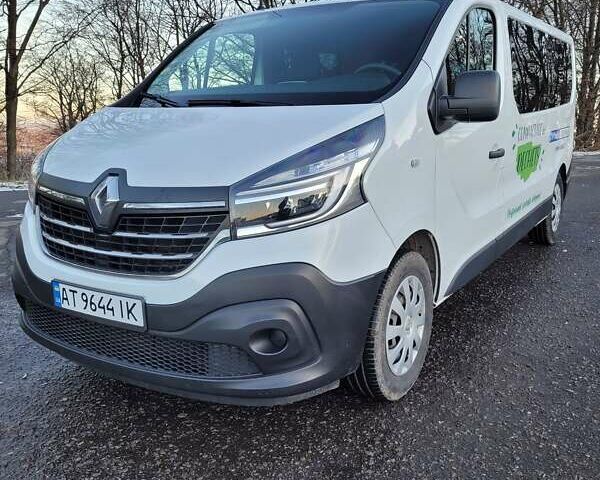 Білий Рено Трафік, об'ємом двигуна 2 л та пробігом 250 тис. км за 22500 $, фото 1 на Automoto.ua