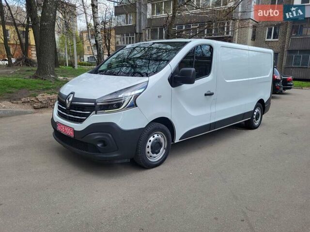 Белый Рено Трафик, объемом двигателя 2 л и пробегом 187 тыс. км за 18600 $, фото 1 на Automoto.ua