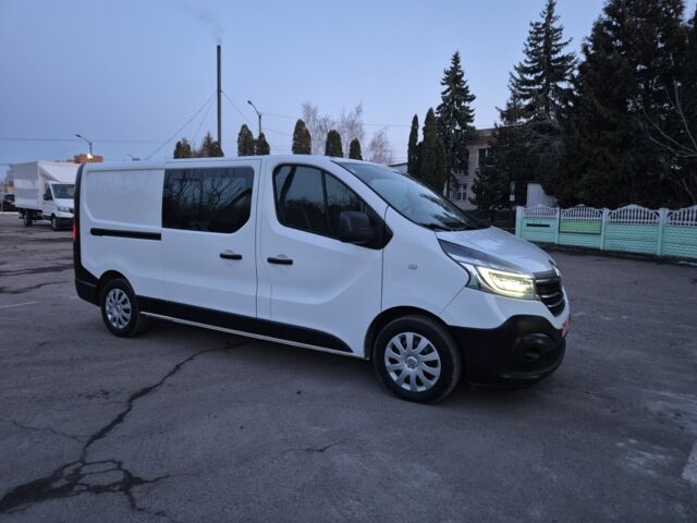 Белый Рено Трафик, объемом двигателя 2 л и пробегом 230 тыс. км за 22500 $, фото 1 на Automoto.ua