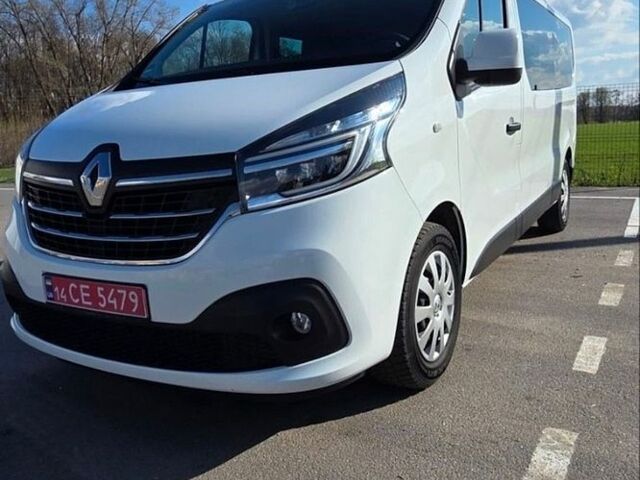 Білий Рено Трафік, об'ємом двигуна 2 л та пробігом 282 тис. км за 25800 $, фото 1 на Automoto.ua
