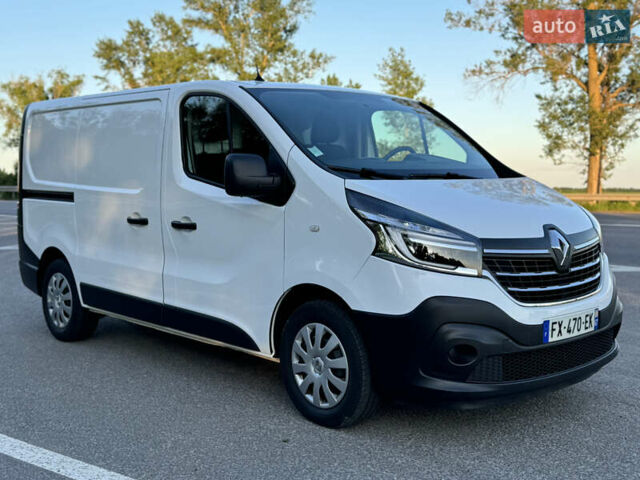 Белый Рено Трафик, объемом двигателя 2 л и пробегом 196 тыс. км за 17200 $, фото 1 на Automoto.ua