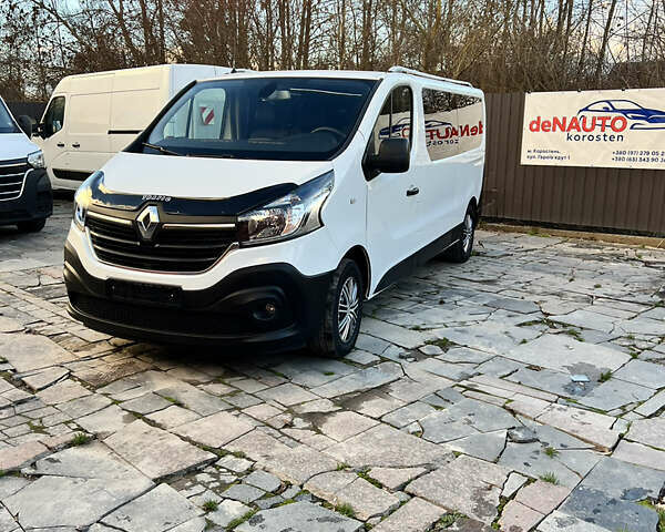 Белый Рено Трафик, объемом двигателя 2 л и пробегом 210 тыс. км за 21500 $, фото 1 на Automoto.ua