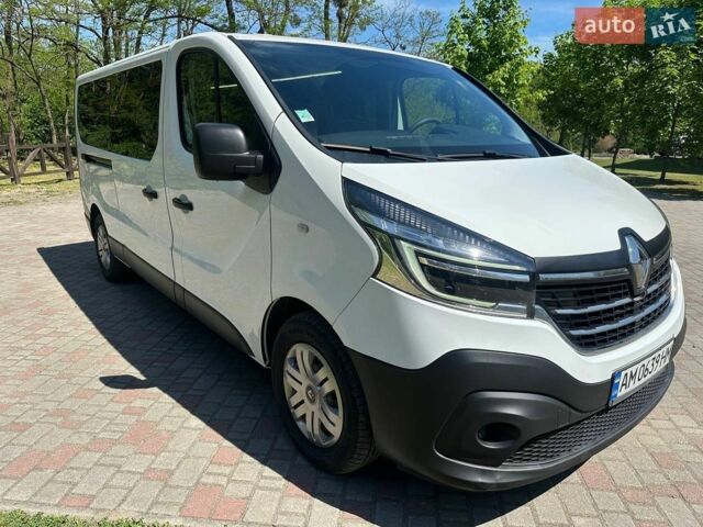 Білий Рено Трафік, об'ємом двигуна 2 л та пробігом 243 тис. км за 23200 $, фото 1 на Automoto.ua