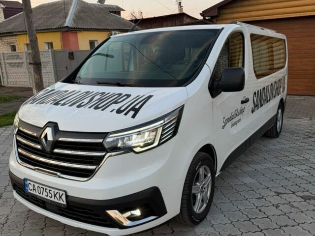 Білий Рено Трафік, об'ємом двигуна 2 л та пробігом 31 тис. км за 28000 $, фото 1 на Automoto.ua