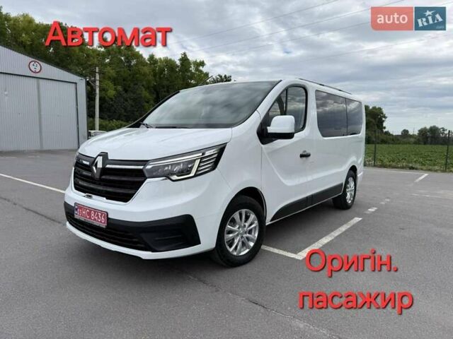 Белый Рено Трафик, объемом двигателя 2 л и пробегом 165 тыс. км за 34600 $, фото 1 на Automoto.ua