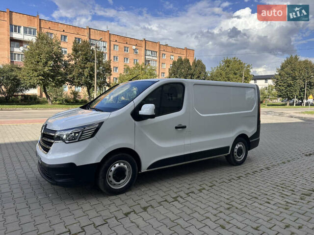 Білий Рено Трафік, об'ємом двигуна 2 л та пробігом 331 тис. км за 18700 $, фото 1 на Automoto.ua