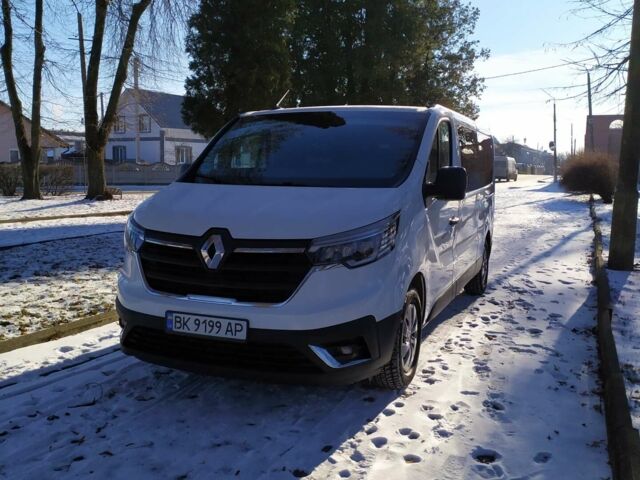 Білий Рено Трафік, об'ємом двигуна 2 л та пробігом 131 тис. км за 29499 $, фото 1 на Automoto.ua