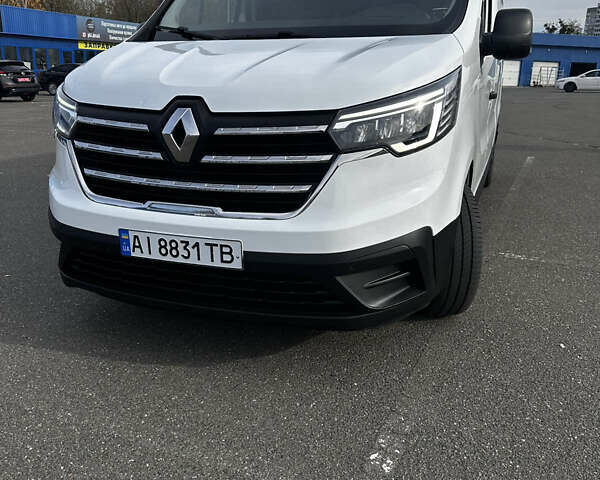 Белый Рено Трафик, объемом двигателя 2 л и пробегом 186 тыс. км за 28800 $, фото 1 на Automoto.ua
