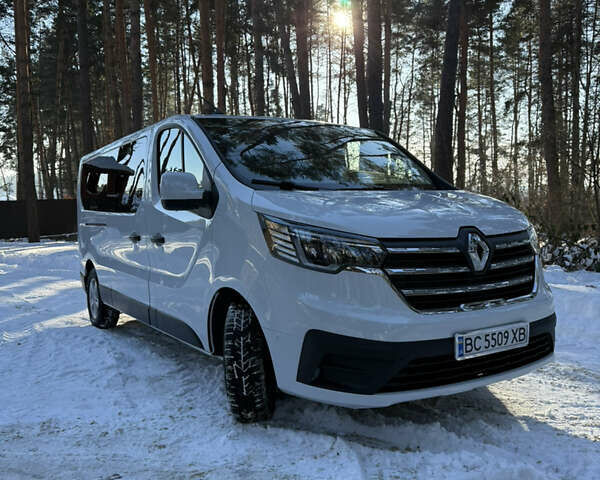 Білий Рено Трафік, об'ємом двигуна 2 л та пробігом 54 тис. км за 32100 $, фото 1 на Automoto.ua