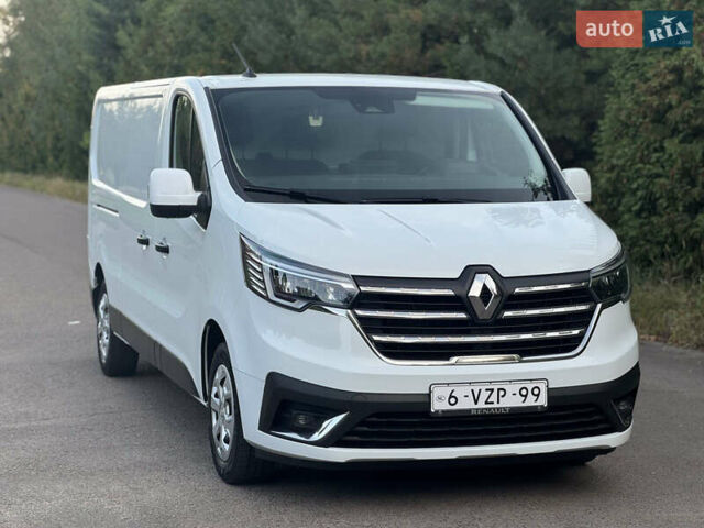 Білий Рено Трафік, об'ємом двигуна 2 л та пробігом 201 тис. км за 22999 $, фото 1 на Automoto.ua