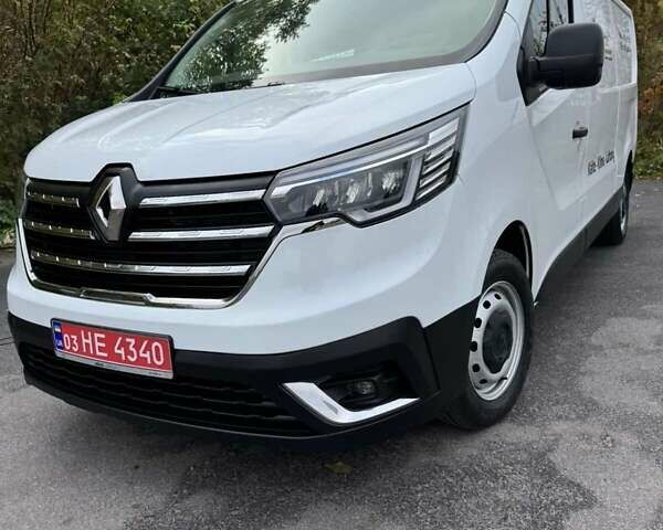 Білий Рено Трафік, об'ємом двигуна 2 л та пробігом 30 тис. км за 24990 $, фото 1 на Automoto.ua