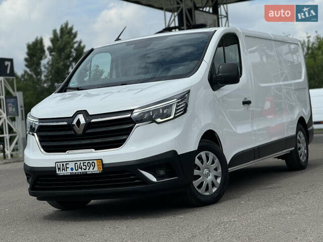 Білий Рено Трафік, об'ємом двигуна 2 л та пробігом 129 тис. км за 24700 $, фото 1 на Automoto.ua