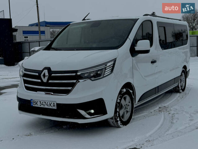 Белый Рено Трафик, объемом двигателя 2 л и пробегом 43 тыс. км за 28500 $, фото 1 на Automoto.ua