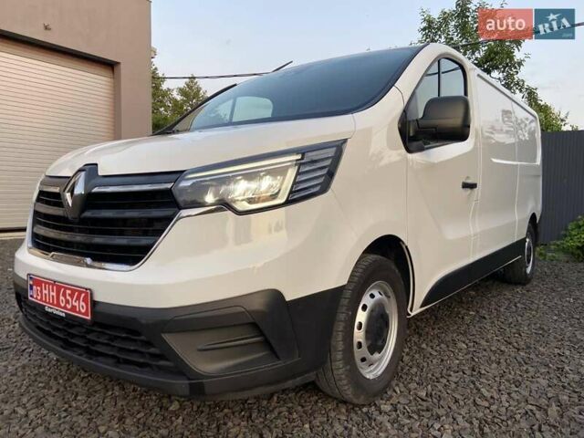Білий Рено Трафік, об'ємом двигуна 2 л та пробігом 77 тис. км за 21798 $, фото 1 на Automoto.ua