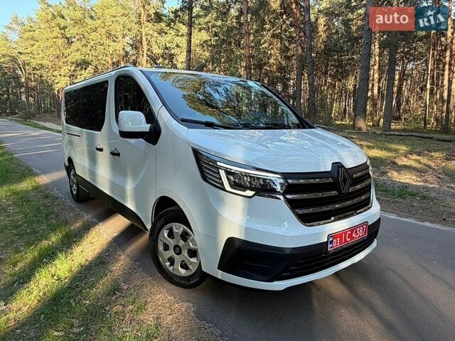Белый Рено Трафик, объемом двигателя 2 л и пробегом 25 тыс. км за 34800 $, фото 1 на Automoto.ua