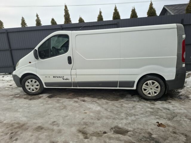 Белый Рено Трафик, объемом двигателя 2 л и пробегом 430 тыс. км за 5900 $, фото 1 на Automoto.ua