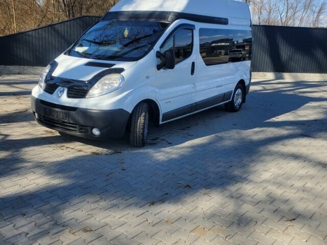Білий Рено Трафік, об'ємом двигуна 2 л та пробігом 450 тис. км за 12900 $, фото 1 на Automoto.ua