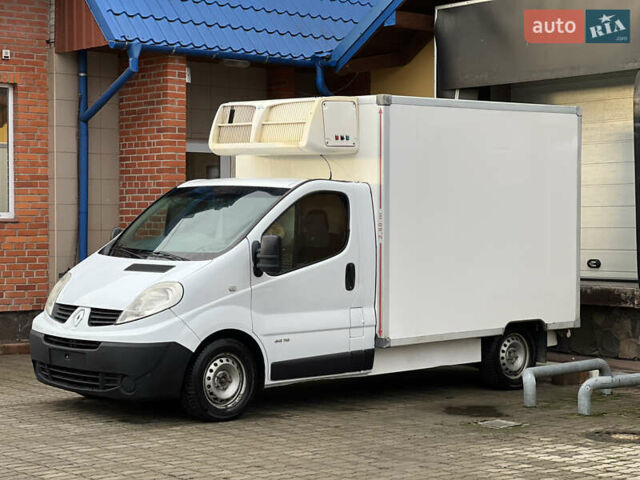 Белый Рено Трафик, объемом двигателя 2 л и пробегом 256 тыс. км за 11300 $, фото 1 на Automoto.ua