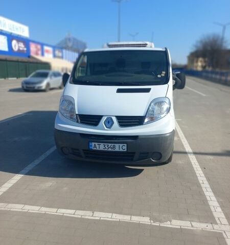 Білий Рено Трафік, об'ємом двигуна 2 л та пробігом 270 тис. км за 14500 $, фото 1 на Automoto.ua