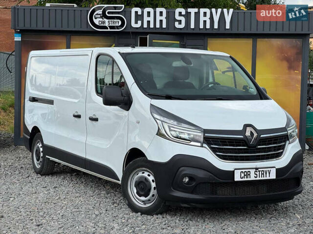 Белый Рено Трафик, объемом двигателя 2 л и пробегом 185 тыс. км за 17999 $, фото 1 на Automoto.ua