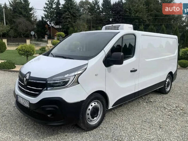 Белый Рено Трафик, объемом двигателя 2 л и пробегом 214 тыс. км за 29900 $, фото 1 на Automoto.ua