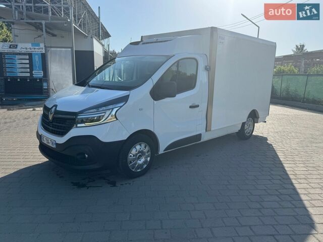 Белый Рено Трафик, объемом двигателя 2 л и пробегом 308 тыс. км за 18900 $, фото 1 на Automoto.ua
