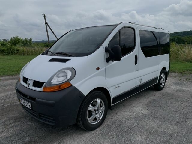 Белый Рено Трафик, объемом двигателя 1.9 л и пробегом 329 тыс. км за 4999 $, фото 1 на Automoto.ua