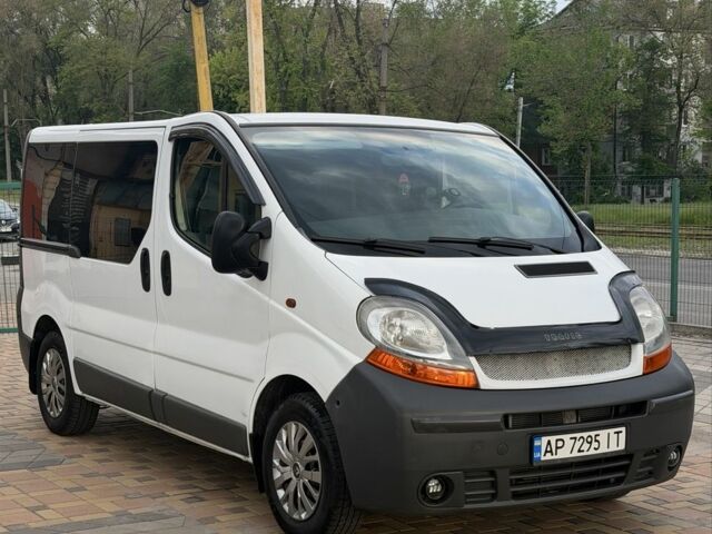 Белый Рено Трафик, объемом двигателя 1.9 л и пробегом 400 тыс. км за 7400 $, фото 1 на Automoto.ua