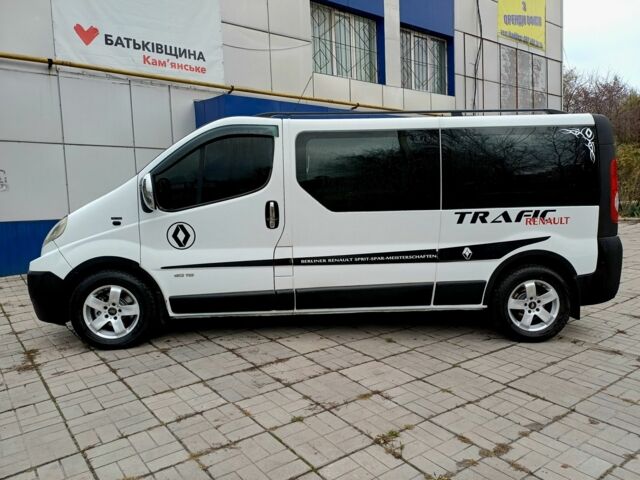 Белый Рено Трафик, объемом двигателя 2 л и пробегом 366 тыс. км за 8950 $, фото 1 на Automoto.ua