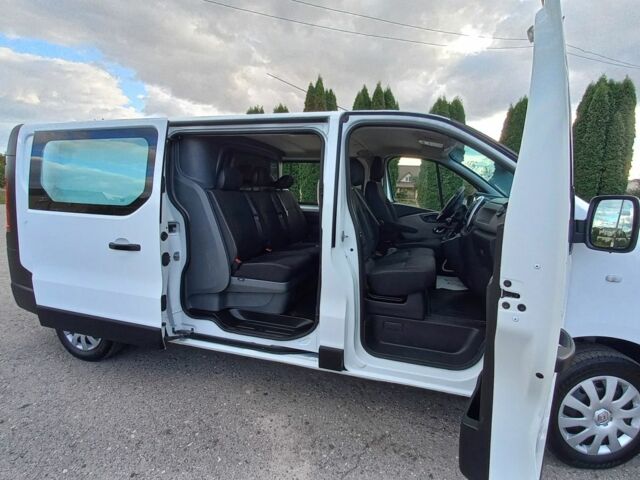 Белый Рено Трафик, объемом двигателя 1.6 л и пробегом 157 тыс. км за 18500 $, фото 1 на Automoto.ua