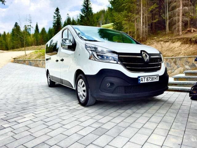 Белый Рено Трафик, объемом двигателя 2 л и пробегом 127 тыс. км за 26000 $, фото 1 на Automoto.ua