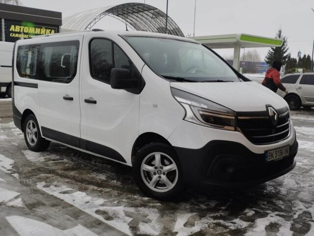 Белый Рено Трафик, объемом двигателя 2 л и пробегом 43 тыс. км за 22700 $, фото 1 на Automoto.ua