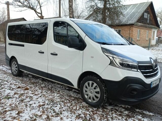 Белый Рено Трафик, объемом двигателя 2 л и пробегом 140 тыс. км за 23500 $, фото 1 на Automoto.ua