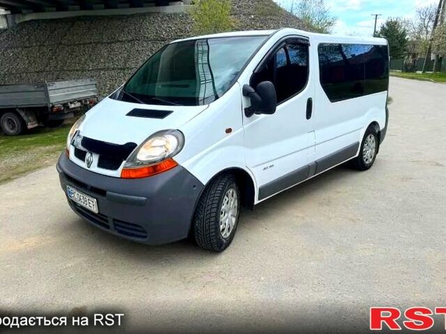 Белый Рено Трафик, объемом двигателя 1.9 л и пробегом 400 тыс. км за 4200 $, фото 1 на Automoto.ua
