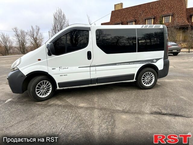 Белый Рено Трафик, объемом двигателя 1.9 л и пробегом 285 тыс. км за 7350 $, фото 1 на Automoto.ua