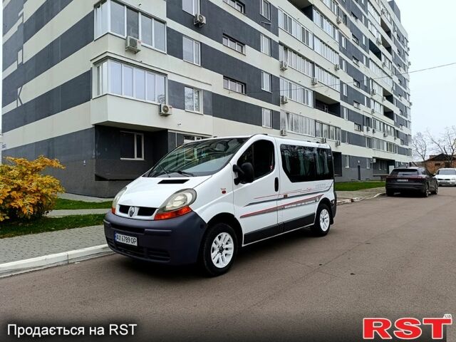 Белый Рено Трафик, объемом двигателя 1.9 л и пробегом 297 тыс. км за 7200 $, фото 1 на Automoto.ua