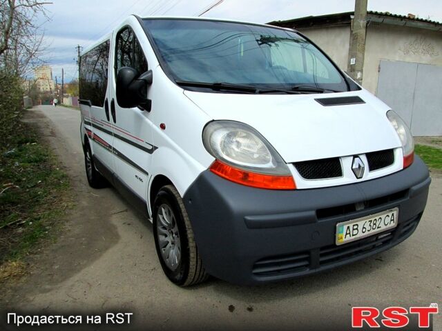 Белый Рено Трафик, объемом двигателя 1.9 л и пробегом 296 тыс. км за 7650 $, фото 1 на Automoto.ua