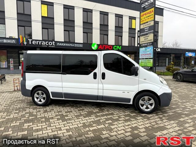 Білий Рено Трафік, об'ємом двигуна 2 л та пробігом 385 тис. км за 8500 $, фото 1 на Automoto.ua