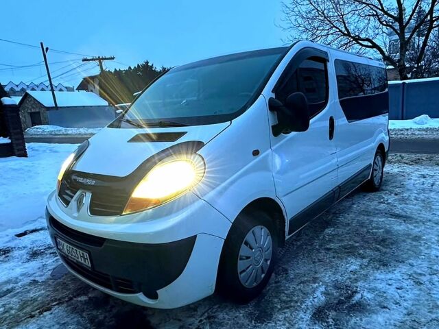 Белый Рено Трафик, объемом двигателя 2 л и пробегом 47000 тыс. км за 8500 $, фото 1 на Automoto.ua