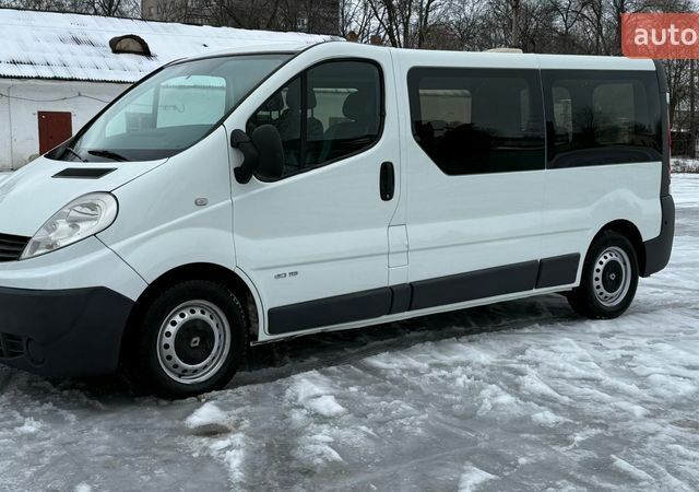 Білий Рено Трафік, об'ємом двигуна 2 л та пробігом 384 тис. км за 9500 $, фото 1 на Automoto.ua