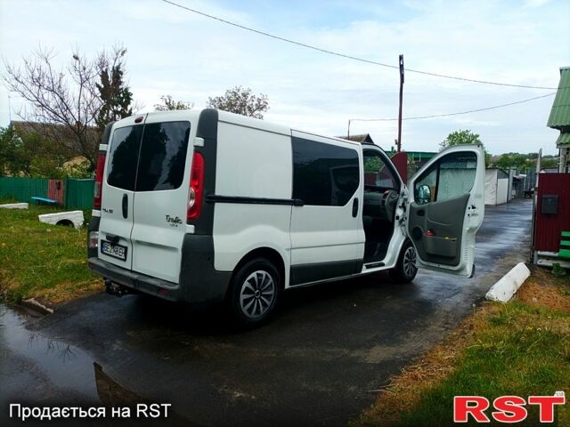 Белый Рено Трафик, объемом двигателя 2 л и пробегом 390 тыс. км за 10700 $, фото 1 на Automoto.ua
