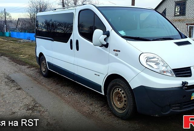 Белый Рено Трафик, объемом двигателя 2 л и пробегом 189 тыс. км за 10000 $, фото 1 на Automoto.ua