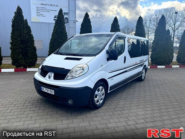 Білий Рено Трафік, об'ємом двигуна 2 л та пробігом 280 тис. км за 12300 $, фото 1 на Automoto.ua